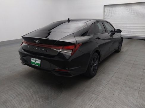 Used 2023 Hyundai Elantra SEL w/ Preferred Accessory Package image 9