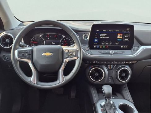 Certified 2024 Chevrolet Blazer LT w/ Convenience Package FWD image 4