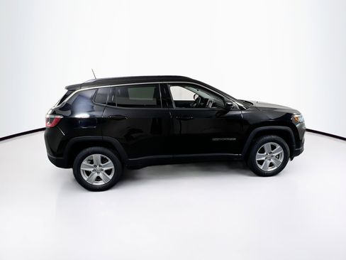 Used 2022 Jeep Compass Latitude image 4