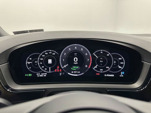 Certified 2026 Porsche Cayenne S AWD/4WD image 24