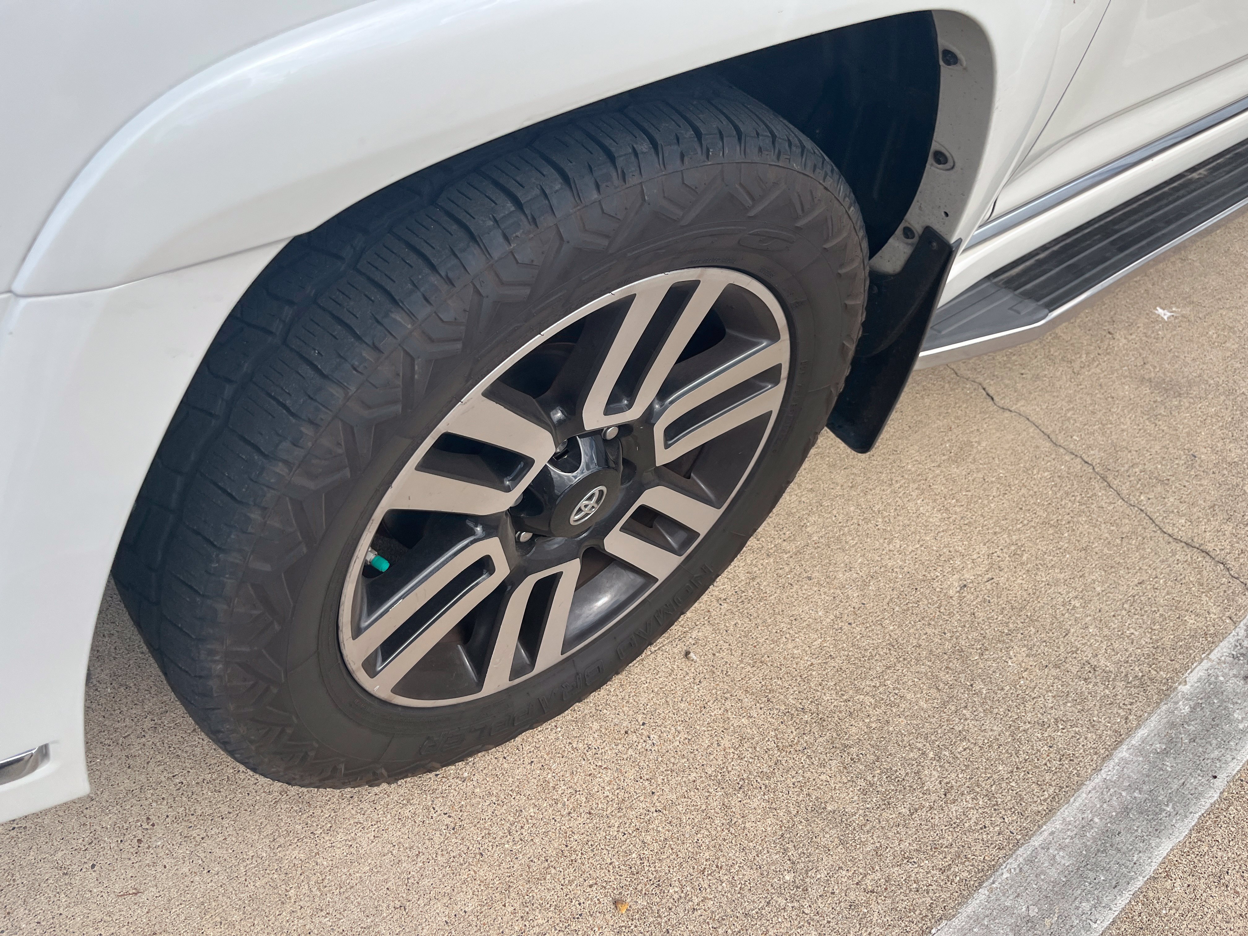 Used 2020 Toyota 4Runner Limited AWD/4WD image 2