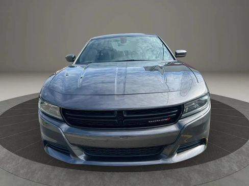 Used 2022 Dodge Charger SXT RWD image 2