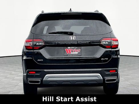 Used 2023 Honda Pilot Elite image 5