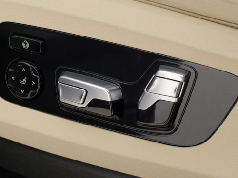 Used 2021 BMW X5 M50i w/ Premium Package image 43