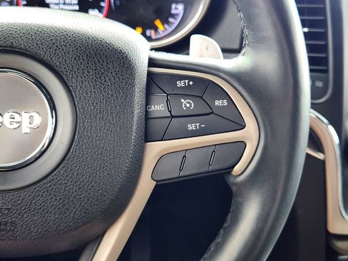 Used 2014 Jeep Grand Cherokee Limited w/ Trailer Tow Group IV AWD/4WD image 19
