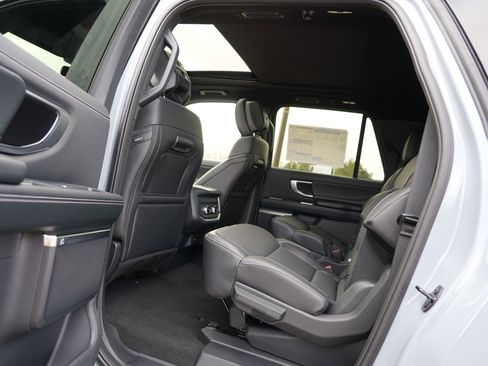New 2026 Ford Expedition Max Platinum w/ Stealth Appearance Package image 17
