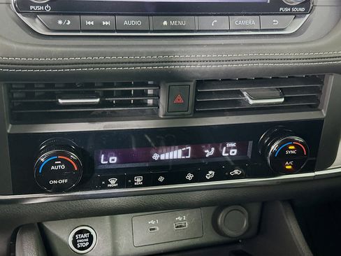 Used 2023 Nissan Rogue SV FWD image 23