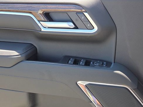 New 2026 GMC Sierra 1500 SLE w/ Preferred Package AWD/4WD image 26