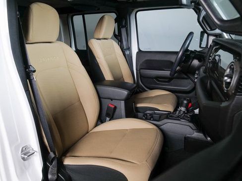 Used 2021 Jeep Wrangler Unlimited Sahara image 3