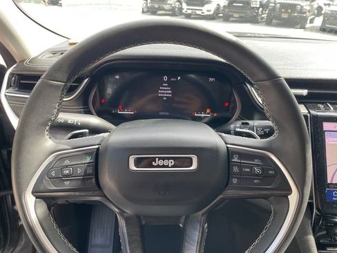 Used 2023 Jeep Grand Cherokee L Limited AWD/4WD image 30