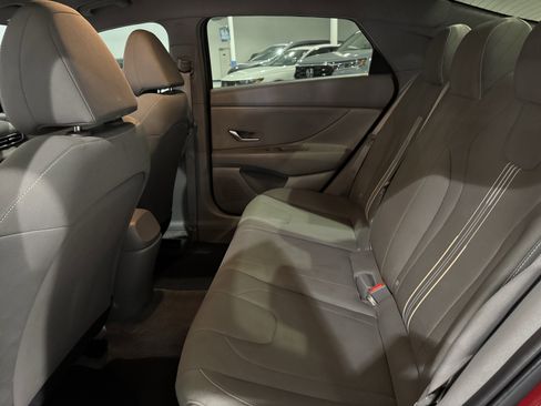 Used 2023 Hyundai Elantra SEL image 31