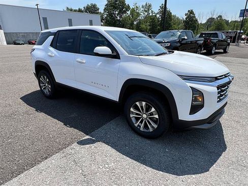 New 2027 Chevrolet Equinox LT w/ Convenience Package II AWD/4WD image 8
