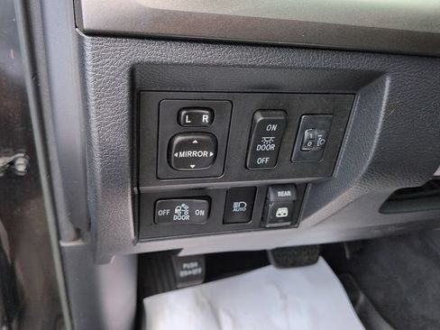 Used 2018 Toyota Tundra SR5 w/ TRD Off Road Package AWD/4WD image 18