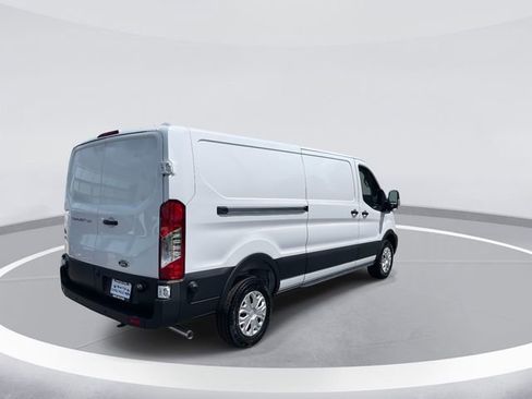 New 2025 Ford Transit 250 Low Roof RWD image 4