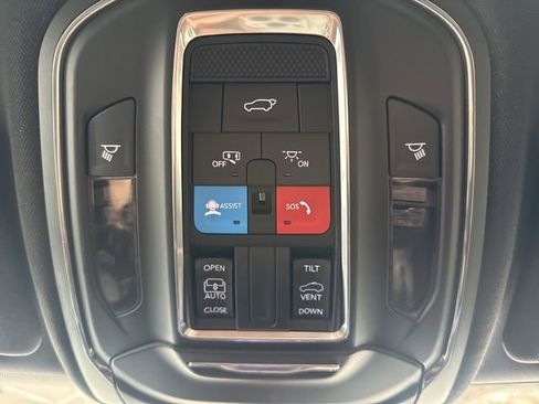 Used 2024 Jeep Grand Cherokee Altitude AWD/4WD image 48