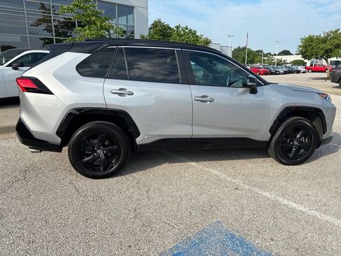 Used 2020 Toyota RAV4 XSE w/ XSE Grade Weather Package AWD/4WD image 33