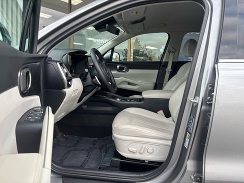 Used 2023 Kia Sorento EX image 8