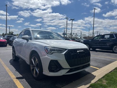 Used 2022 Audi Q3 2.0T Premium Plus w/ Premium Plus Package AWD/4WD image 2