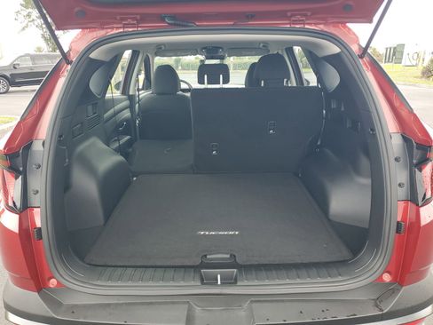Used 2025 Hyundai Tucson SE FWD image 7