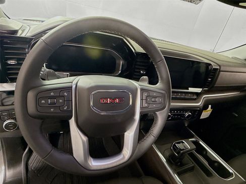 New 2026 GMC Sierra 1500 SLT AWD/4WD image 6