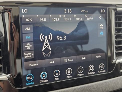 Used 2020 Chrysler Pacifica Limited image 22