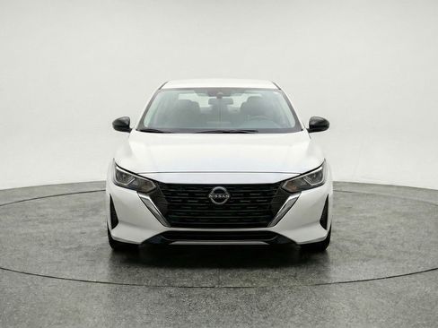 Used 2025 Nissan Sentra SV FWD image 2