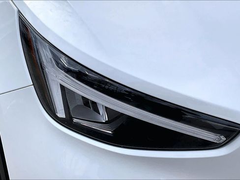 Used 2023 Volvo XC40 B5 Plus w/ Climate Package image 26