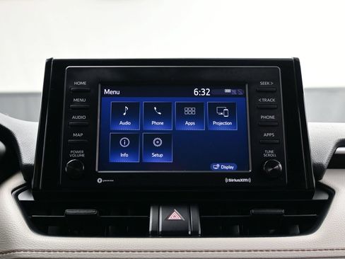 Used 2020 Toyota RAV4 XLE w/ XLE Grade Weather Package AWD/4WD image 19