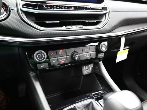 New 2026 Jeep Compass Latitude AWD/4WD image 43