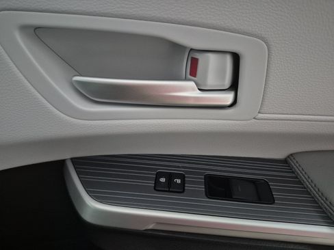 New 2026 Toyota Sienna XLE FWD image 35