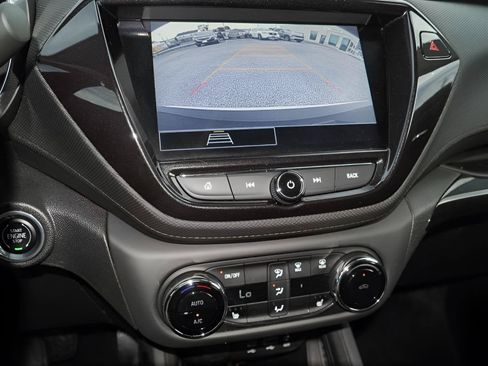 Used 2023 Chevrolet TrailBlazer LT w/ Convenience Package FWD image 12