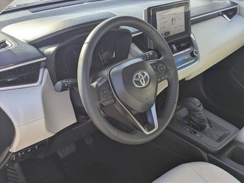Used 2026 Toyota Corolla Cross LE FWD image 10