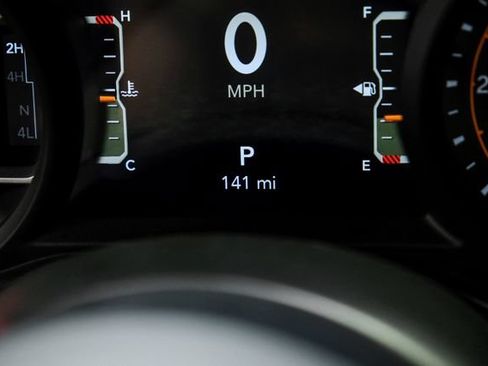 Used 2024 Jeep Wrangler Unlimited Rubicon w/ Technology Group AWD/4WD image 33