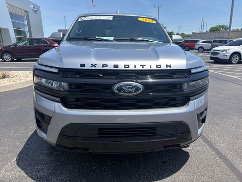 Used 2023 Ford Expedition Max Limited AWD/4WD image 3