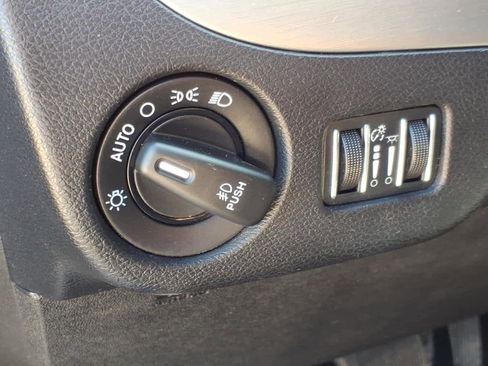 Used 2016 Dodge Grand Caravan R/T image 5