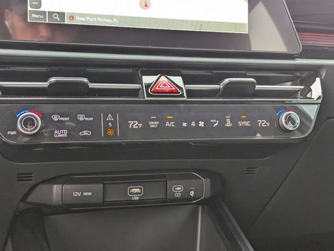 New 2026 Kia Niro Wind FWD image 27