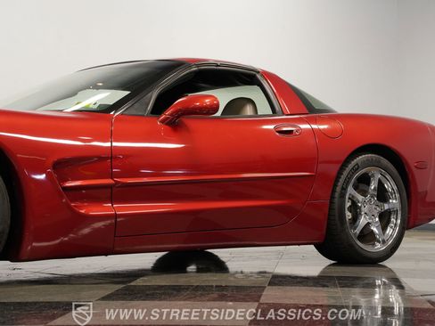 Used 1998 Chevrolet Corvette Coupe image 22