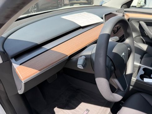 Used 2023 Tesla Model 3 Standard Range image 10