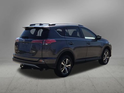 Used 2018 Toyota RAV4 XLE FWD image 6