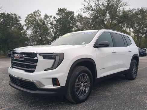 Used 2025 GMC Acadia Elevation image 8