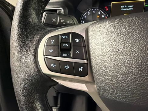 Certified 2022 Ford Explorer XLT w/ Equipment Group 202A AWD/4WD image 19
