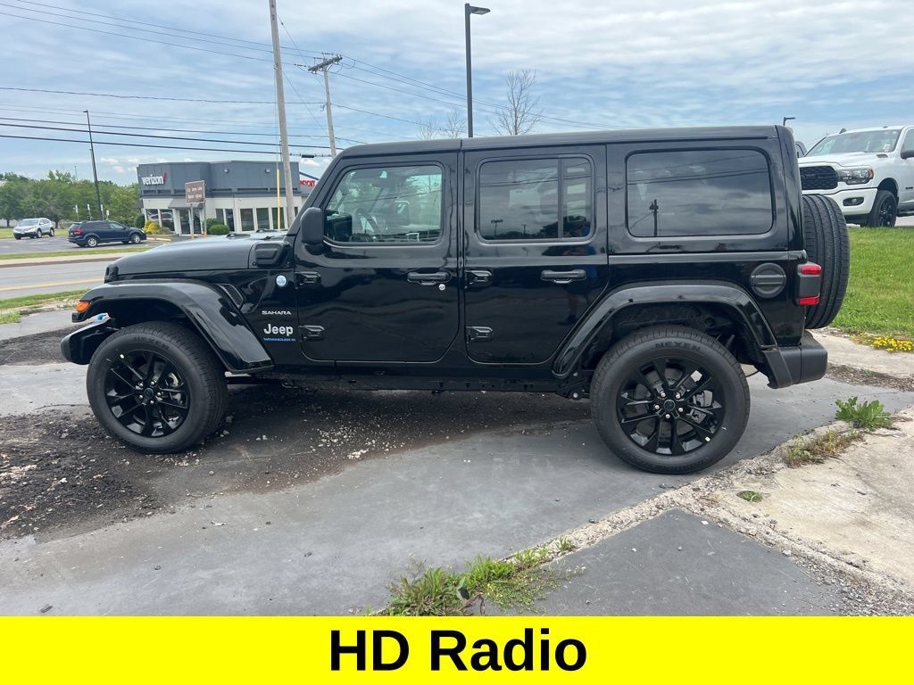 New 2024 Jeep Wrangler Unlimited Sahara w/ Technology Group AWD/4WD image 7
