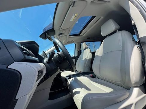 Used 2025 Honda Odyssey EX-L image 16