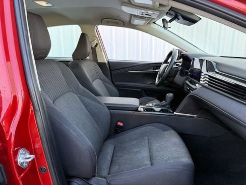 Used 2025 Toyota Camry LE image 30