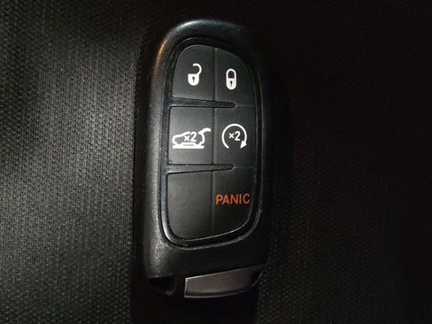 Used 2020 Jeep Cherokee Latitude Plus w/ Cold Weather Group image 32