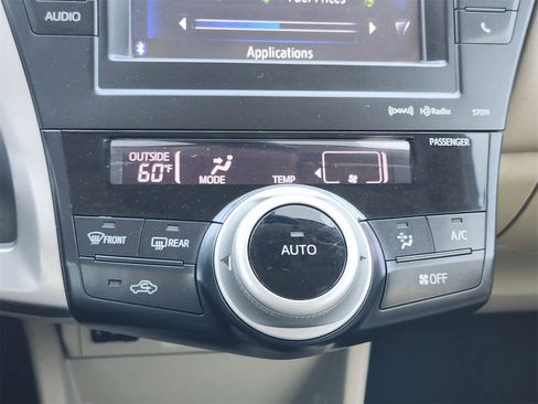 Used 2014 Toyota Prius V Five image 19