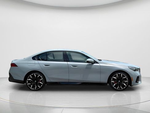 New 2027 BMW 530i w/ M Sport Package RWD image 4