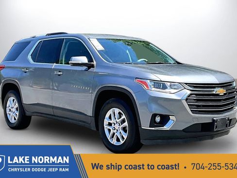 Used 2018 Chevrolet Traverse LT FWD image 1