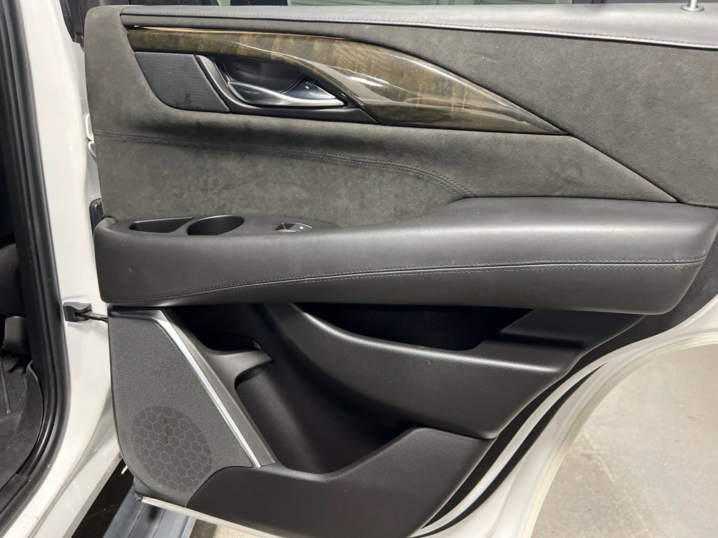 Used 2019 Cadillac Escalade Platinum AWD/4WD image 14