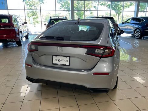Used 2023 Honda Civic Sport image 6